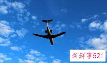 女人梦见好多飞机在飞