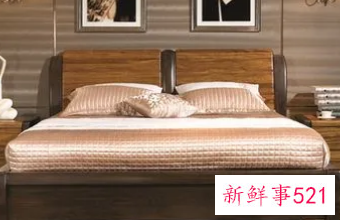 床头放花风水好不好