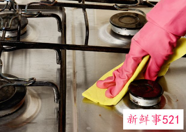 怎样洗煤气灶台上面的油才干净