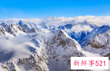 梦见一座山发光