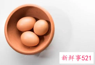 女人梦见一堆鸡蛋是什么意思