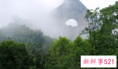 梦见一座山发光