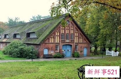 梦见自己家的房子被风吹塌了是什么意思