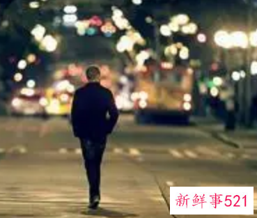 一个男的经常找你聊天什么意思