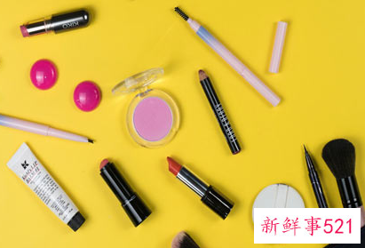 如何给自己化生活妆