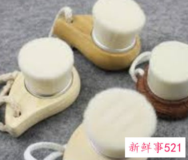 洁面刷的正确使用步骤