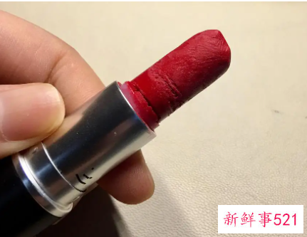 唇膏断了怎么修复