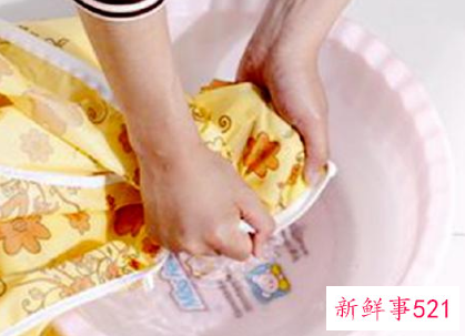 衣服上有污渍怎么清洗最有效