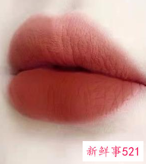 肤色暗的人涂什么口红
