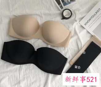 女生穿吊带裙内衣怎么穿