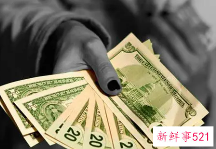 梦见老板娘给我发工资