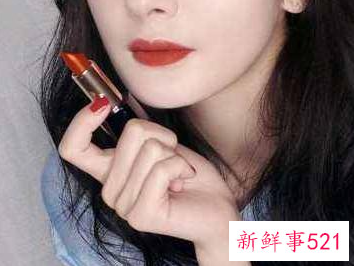 肤色暗的人涂什么口红