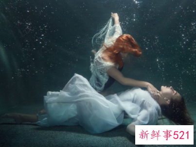 梦见贮水池里洗澡是什么意思