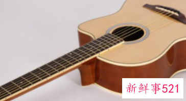 初学者买吉他要注意什么