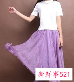 紫红色长裙配什么颜色长外套