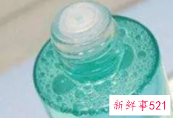 应该先用精华还是水