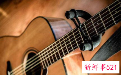 初学者买吉他要注意什么