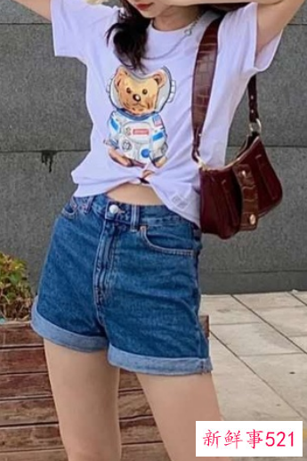 牛仔短裤配什么鞋图片