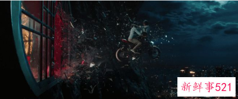 《失控玩家》上映两天票房破亿