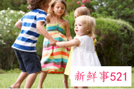 小孩咬指甲怎么回事