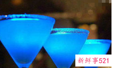 喜欢蓝色的人性格特点