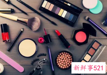 如何给自己化生活妆