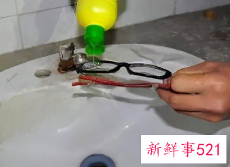 近视眼镜怎样清洗才能保护镜片