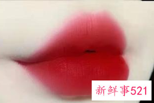 肤色暗的人涂什么口红