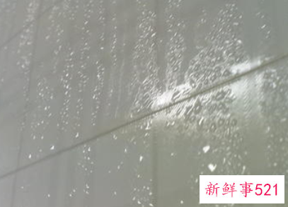 冬天室内墙砖冒水珠