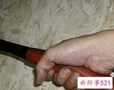 梦见别人拿刀砍我是什么意思