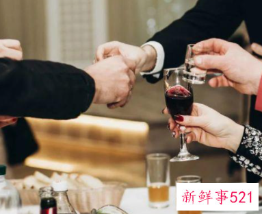 给客户喝酒简单又大气的敬酒话