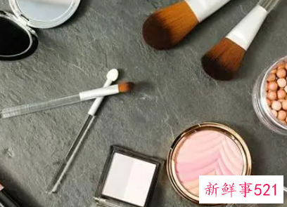 如何给自己化生活妆