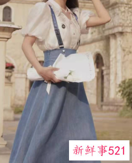 穿牛仔裙搭配什么上衣