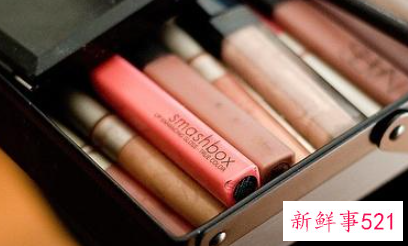 过期化妆品还能用吗