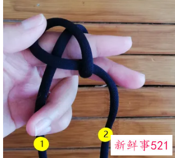 手链结尾扣怎么编活扣