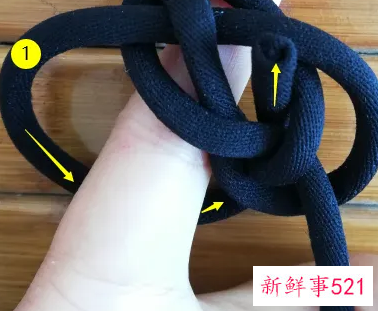 手链结尾扣怎么编活扣