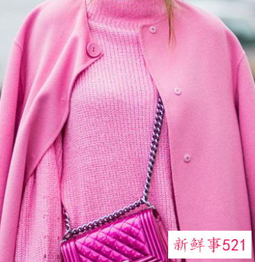 50岁女人能穿粉色外套