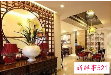 正对大门挂什么画旺财