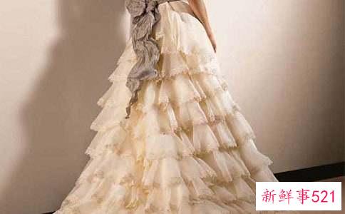 宽松卫衣适合搭配什么裙子