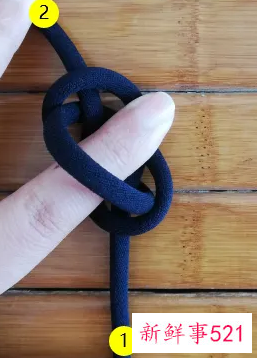 手链结尾扣怎么编活扣