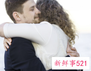 老婆应该偷看老公的手机吗