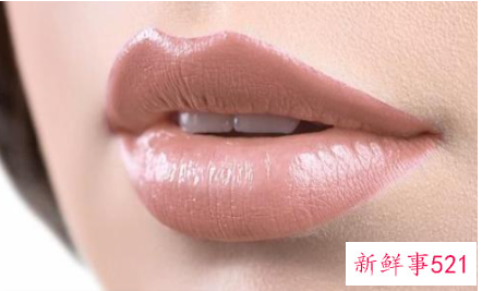 嘴唇干裂痒怎么办吃什么药