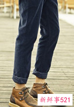 中帮休闲鞋怎么搭配