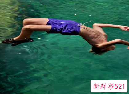 学游泳怎么不下沉