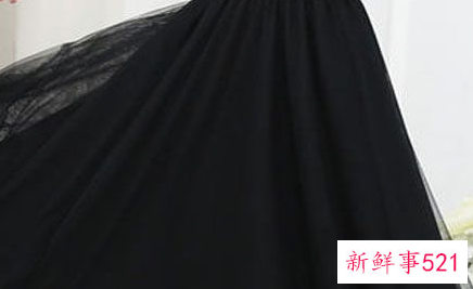 冬季半身裙怎么搭配棉服