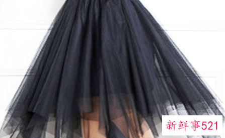 冬季半身裙怎么搭配棉服