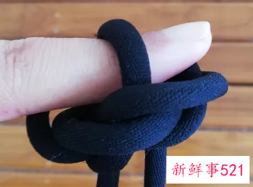 手链结尾扣怎么编活扣