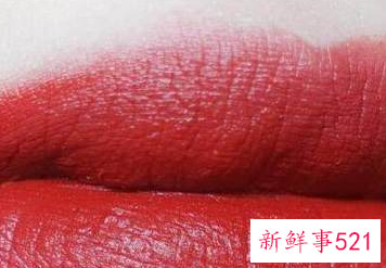 皮肤黄用什么颜色口红