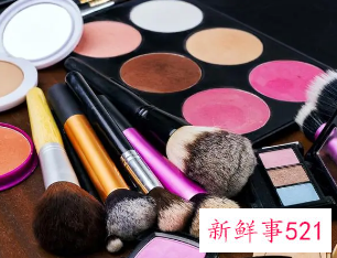 问女生是不是化妆了