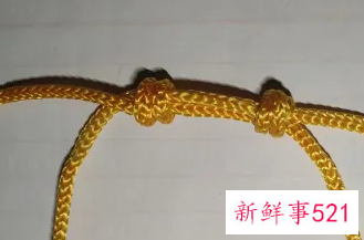 手链结尾扣怎么编活扣